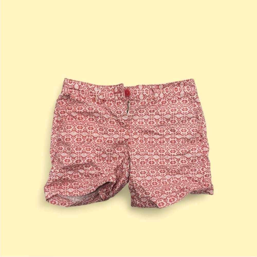 ✨ Red & white patterned shorts with a boho vibe✨